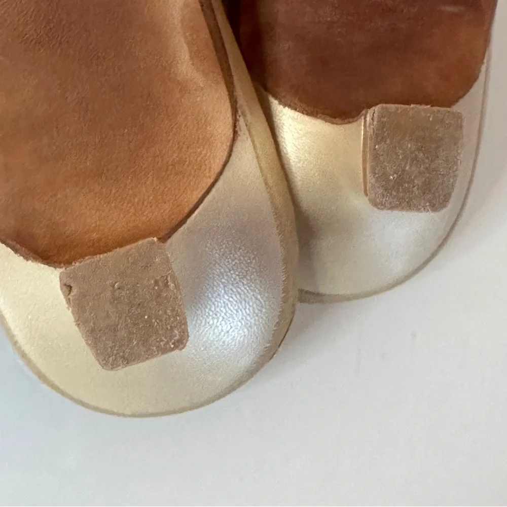 Stuart Weitzman Gold Kitten Heel Sandal 6.5 Toe Post Thong Rhinestone Straps - Picture 5 of 11